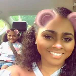 Meet your Posher, Nicole